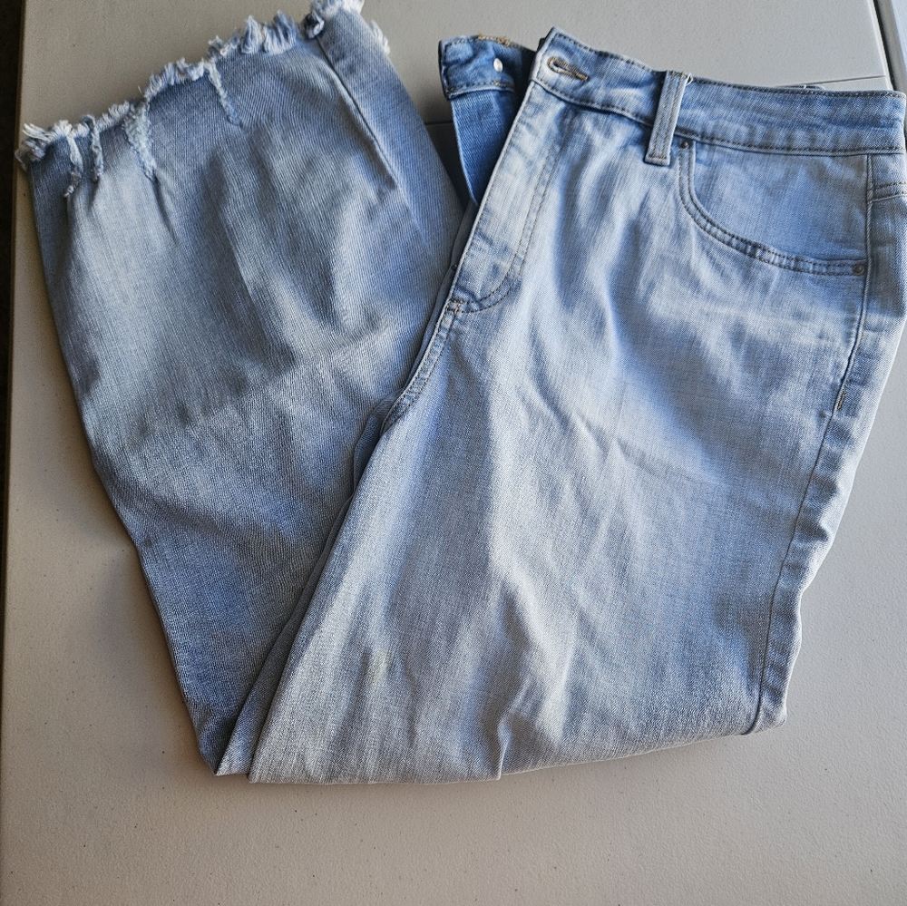 INC International Concepts Women's Size 14 High Rise Wide Leg Crop Denim Jeans